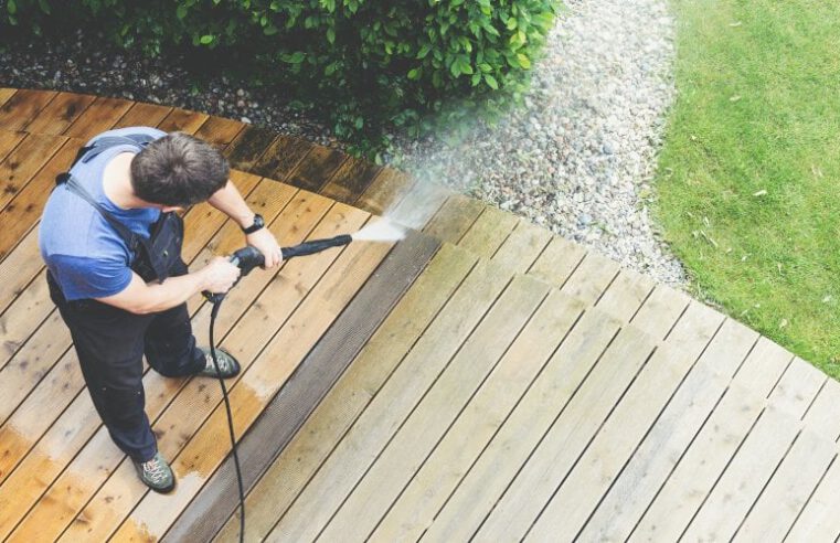 How to Choose the Right Deck Cleaning Product